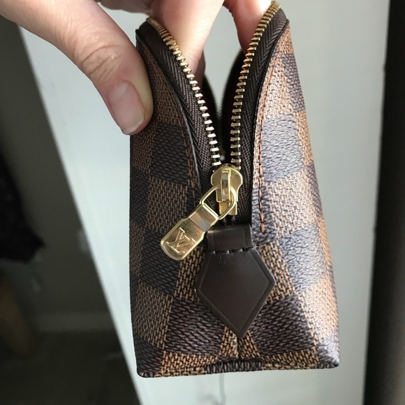 **SOLD JENIFER*** Louis Vuitton Damier Cosmetic - Picture 2 of 7